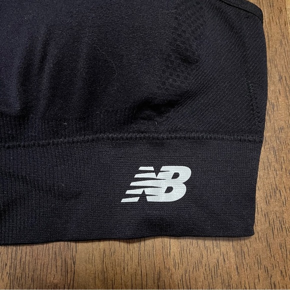 New Balance Sports Bra Large Black Athletic Workout Athleisure Comfy Cozy - Picture 2 of 6